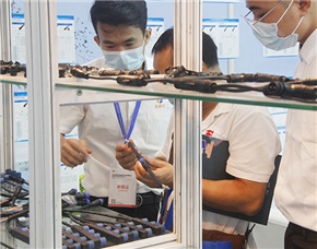 Group photo of the exhibition on August 2020 (16-18)